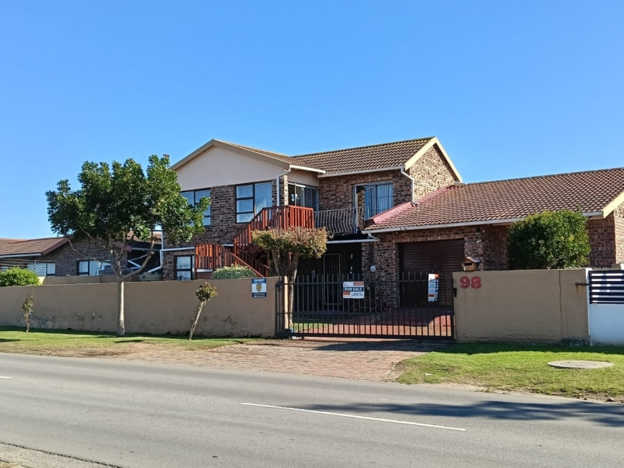 3 Bedroom Property for Sale in Wavecrest Eastern Cape